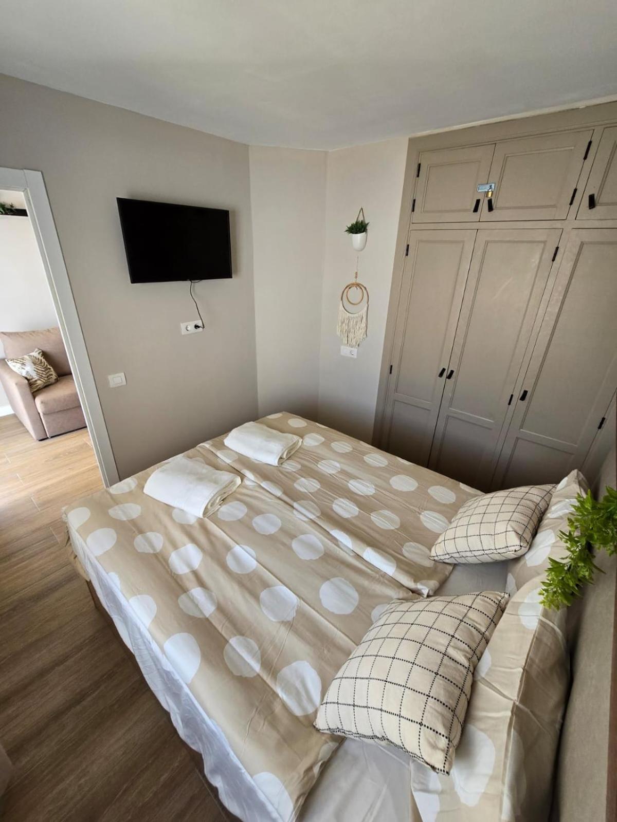 Eva-winsdor Park Apartment